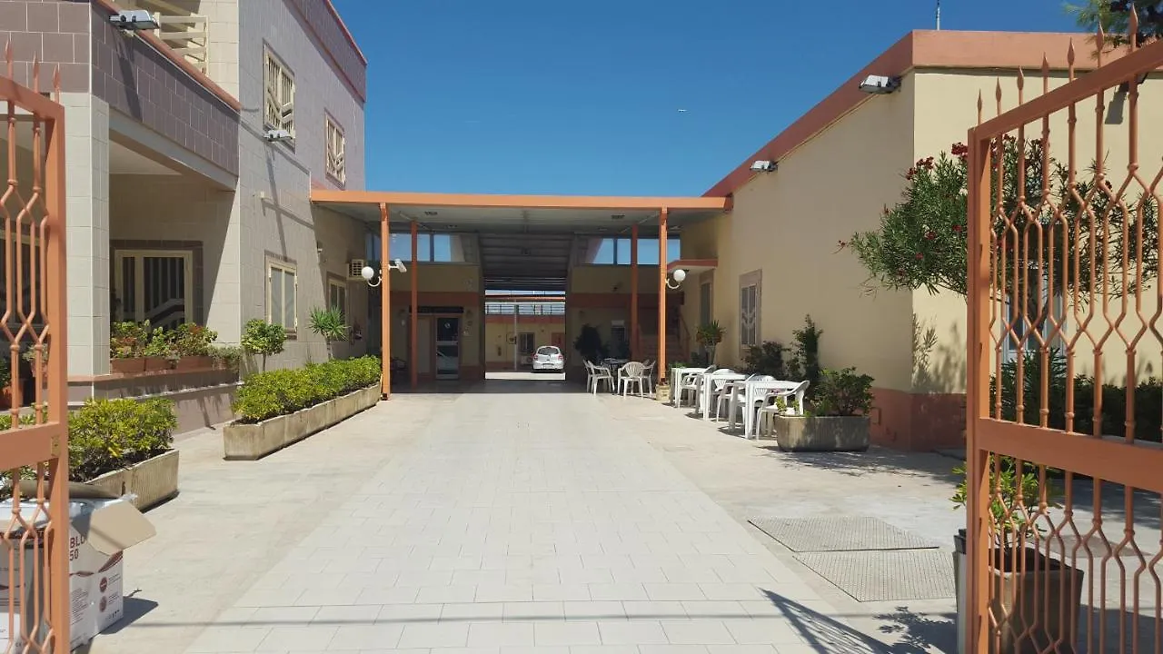 Hotel Mare Pineta Bari 0*,  Italy